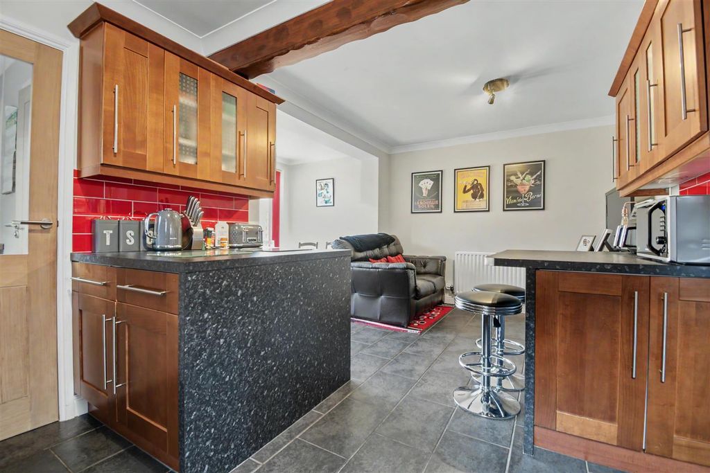 Property photo 3 of 28 Kitchen Diner