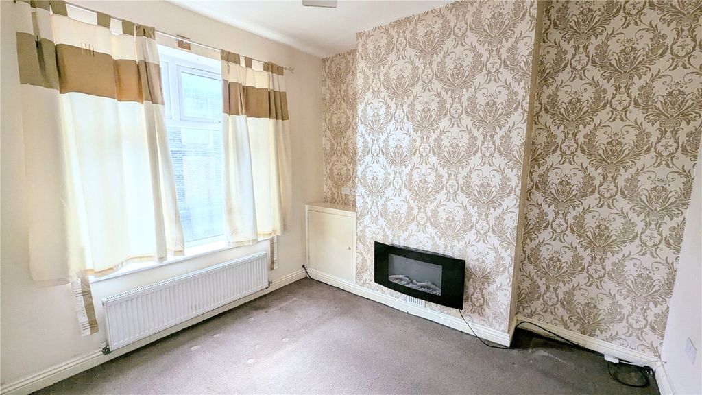 Property photo 3 of 6