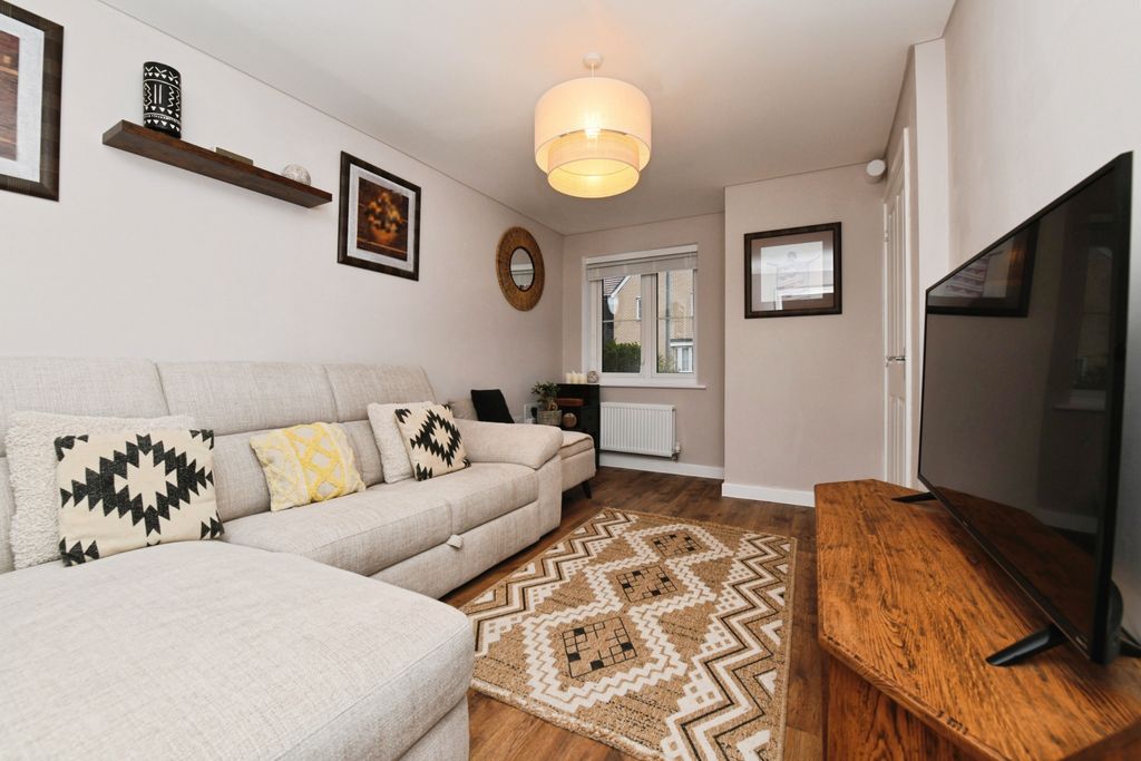 Property photo 3 of 16