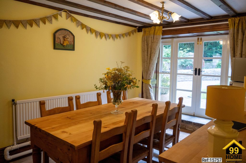 Property photo 3 of 11 Photo 2