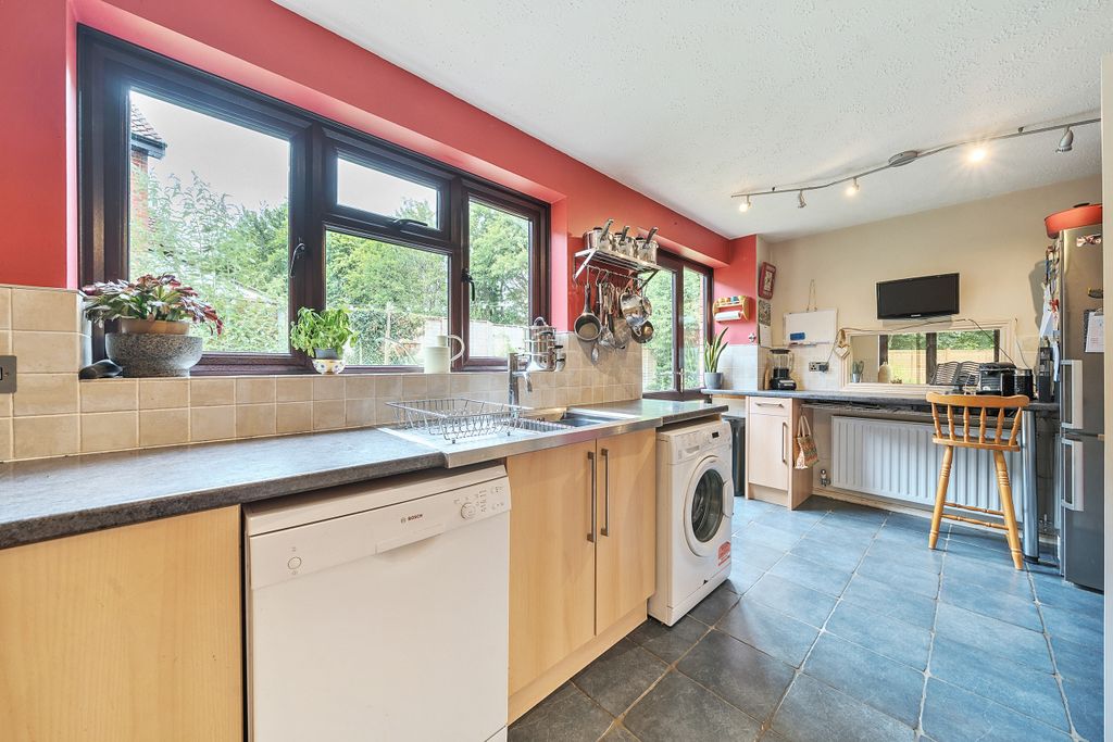 Property photo 3 of 35 Kitchen