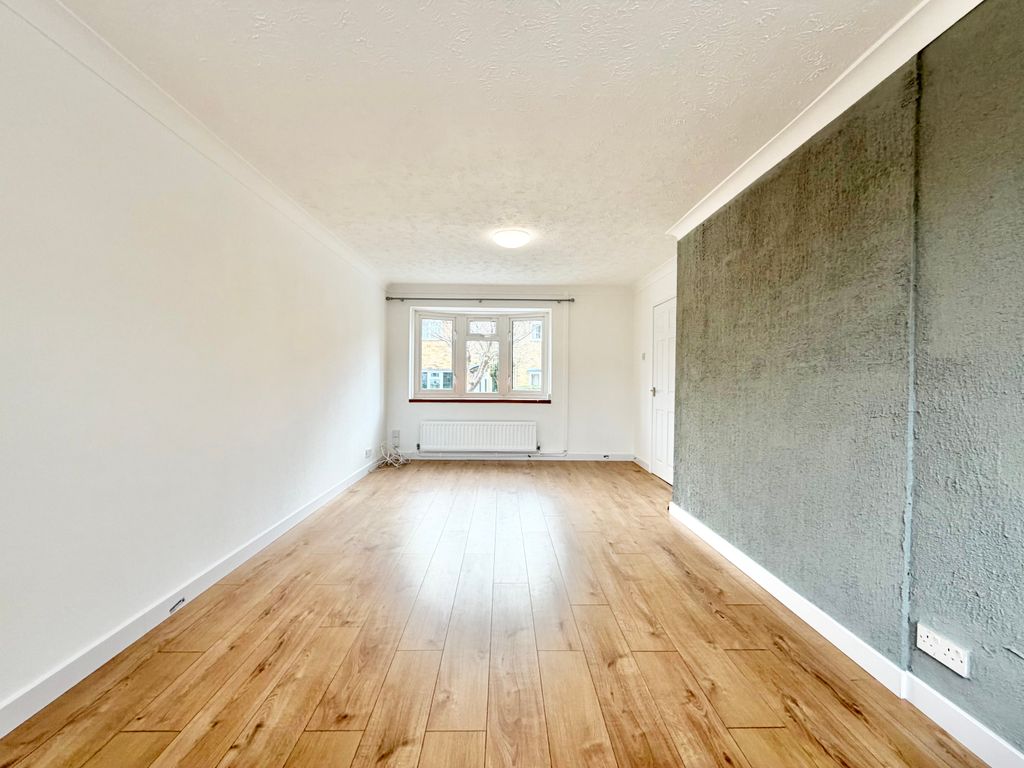 Property photo 2 of 14 Living Room