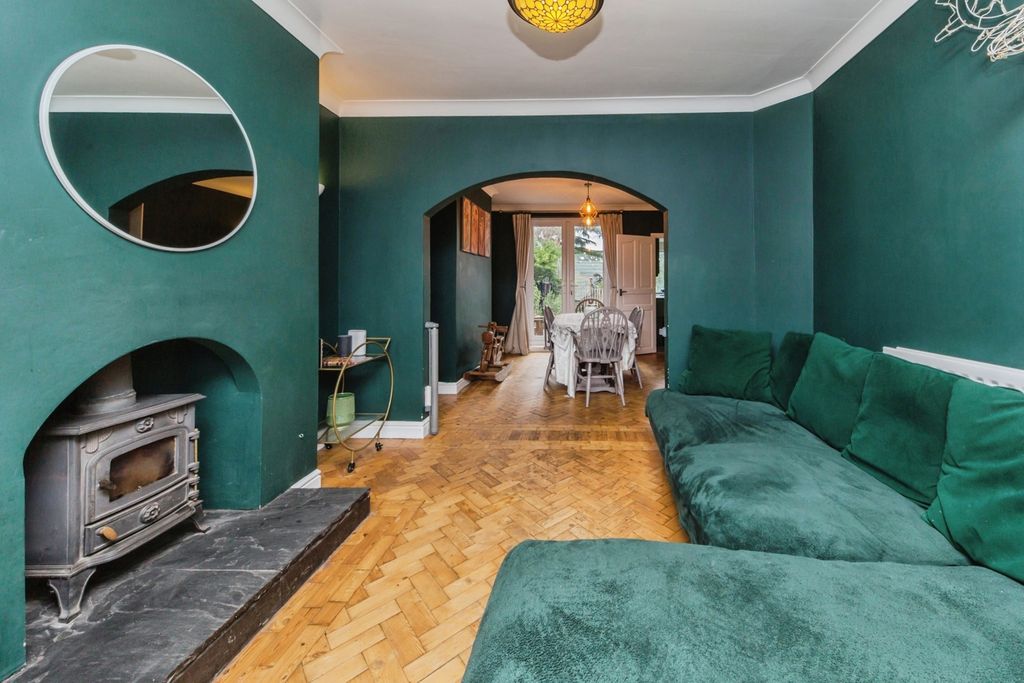 Property photo 3 of 20 Pbox-Img.Jpg