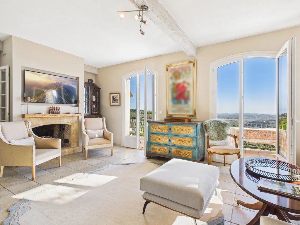 Property photo 3 of 28