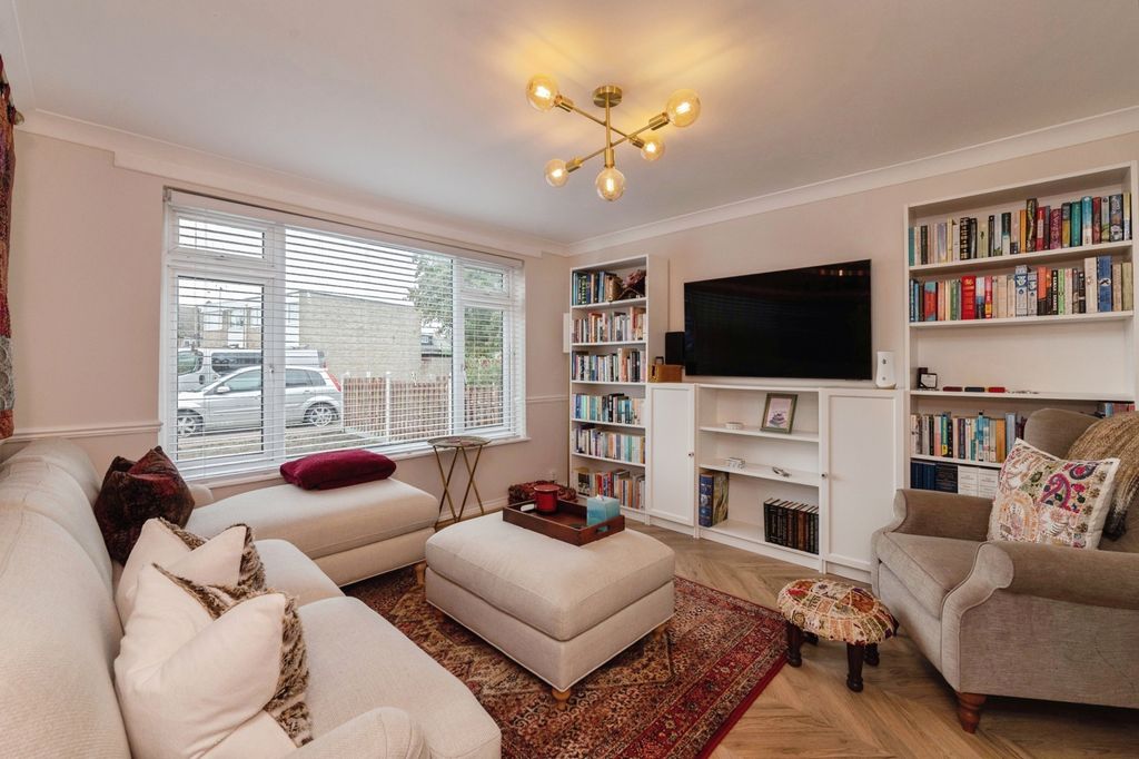 Property photo 3 of 16 Pbox-Img.Jpg