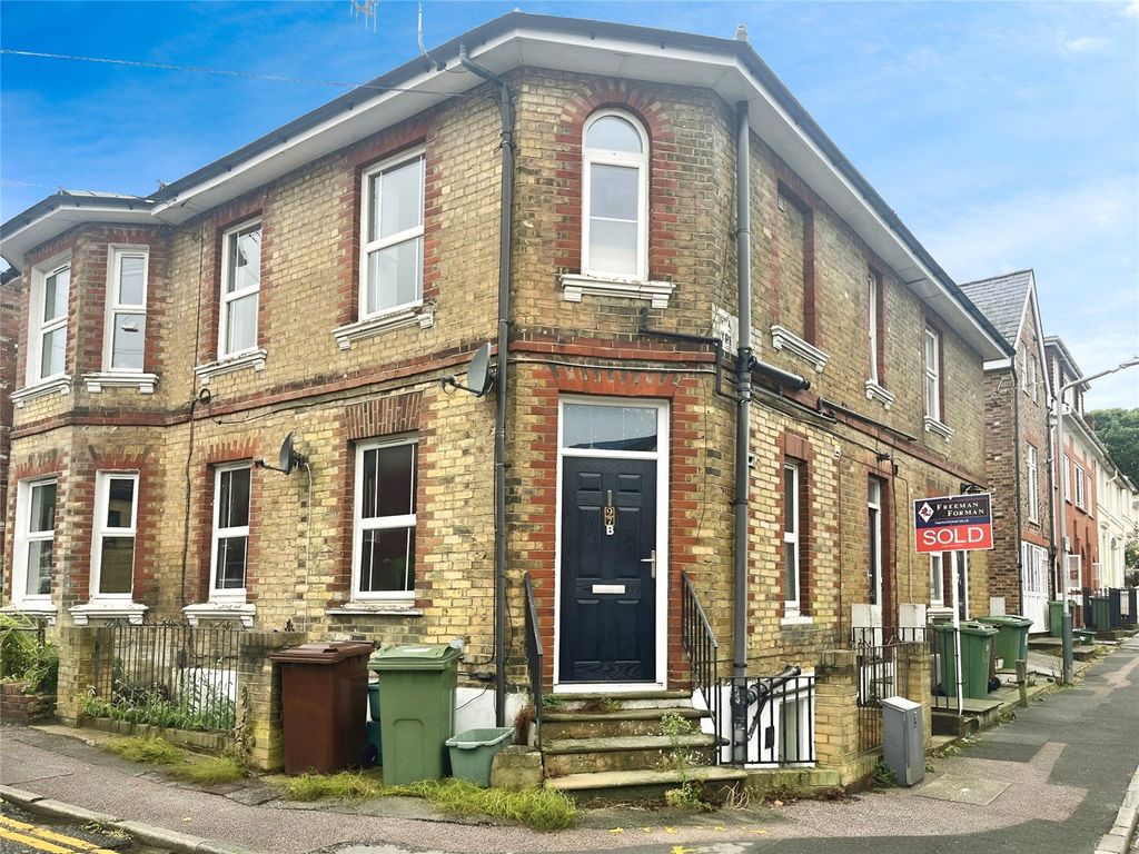 Property photo 1 of 8 External