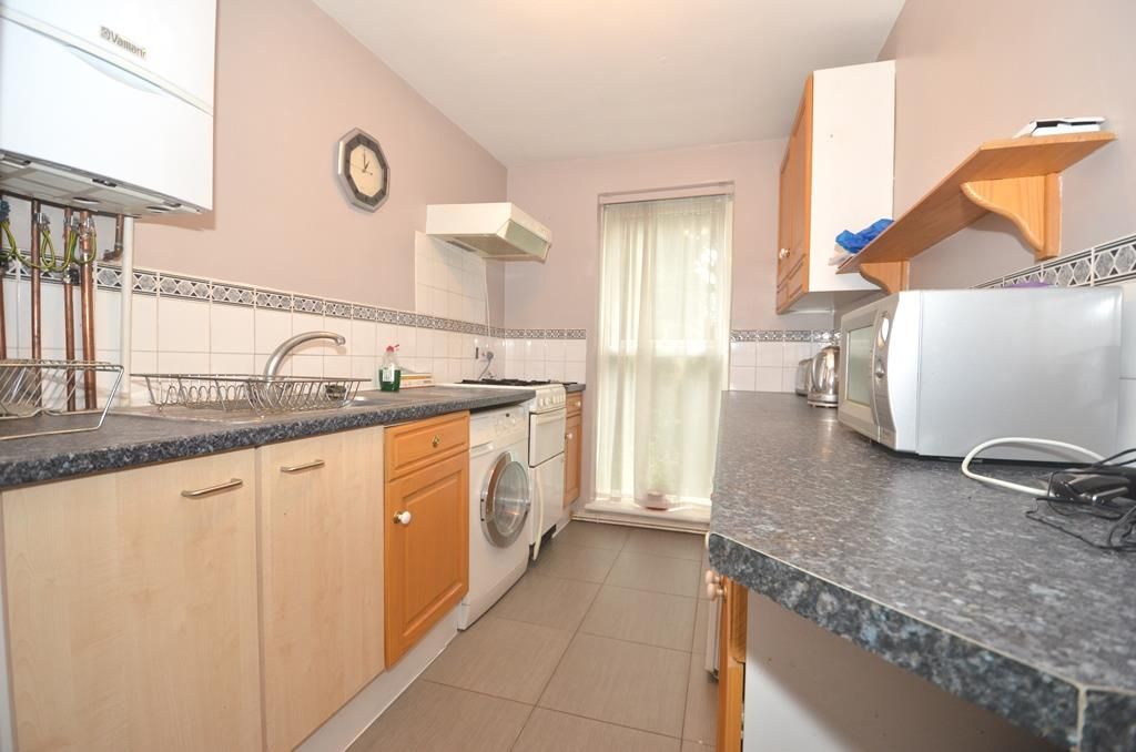 Property photo 3 of 9 Kitchen