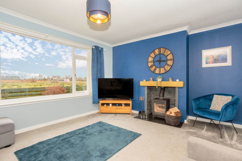 Property photo 3 of 42 Living Room