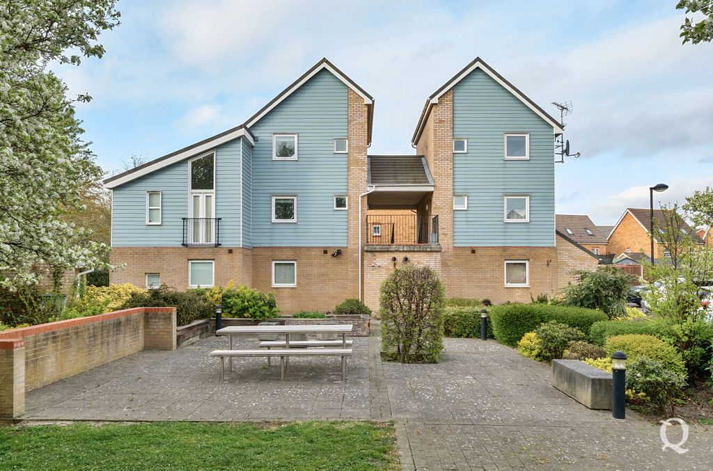 Property photo 3 of 21 c3E27921-9A25-418...
