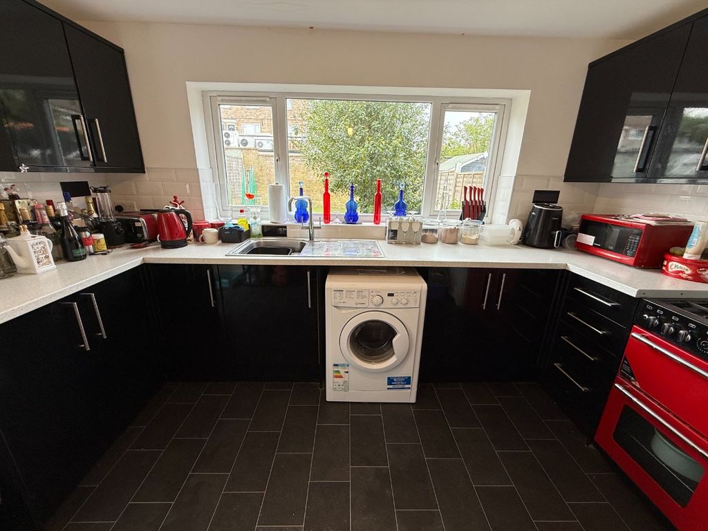 Property photo 2 of 9 4219272