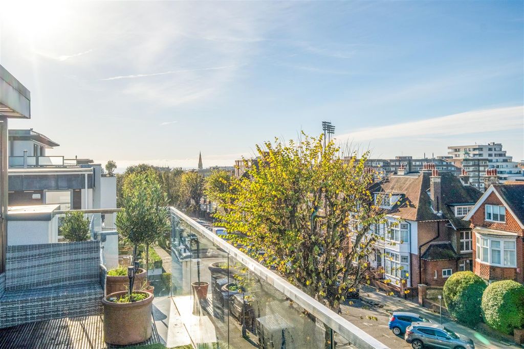 Additional image 13 of 3 bed flat to rentPalmeira Avenue, Hove BN3