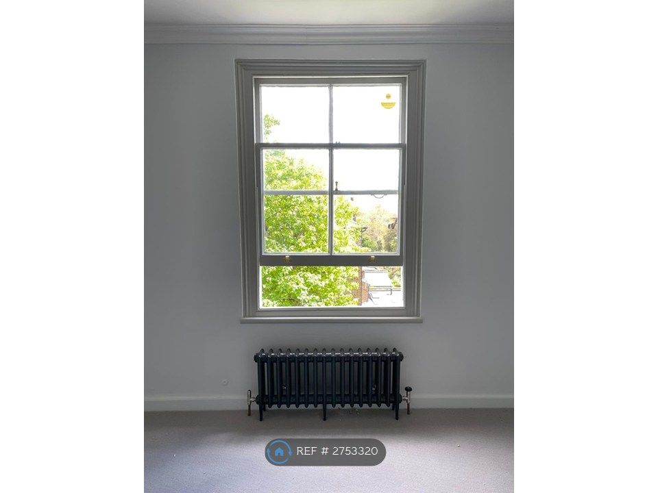 Property photo 3 of 10 Bedroom