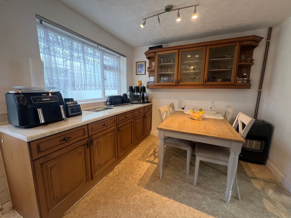 Property photo 3 of 10 Image