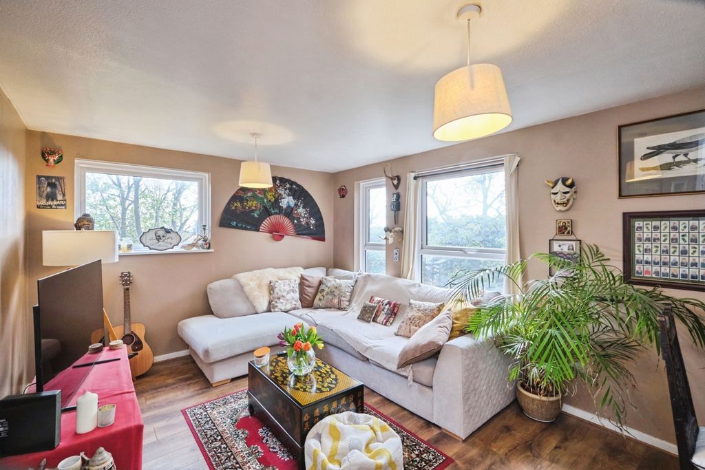 Property photo 2 of 15 Pbox-Img.Jpg