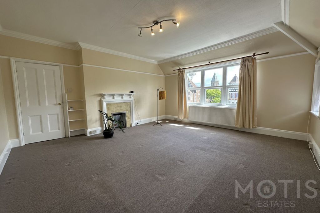 Property photo 2 of 11 Photo 11