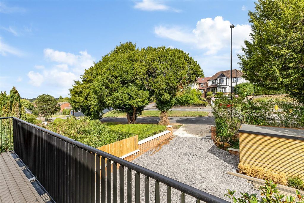 Property photo 1 of 6 114534_Flat 5 8 Coulsdon Road (3).Jpg