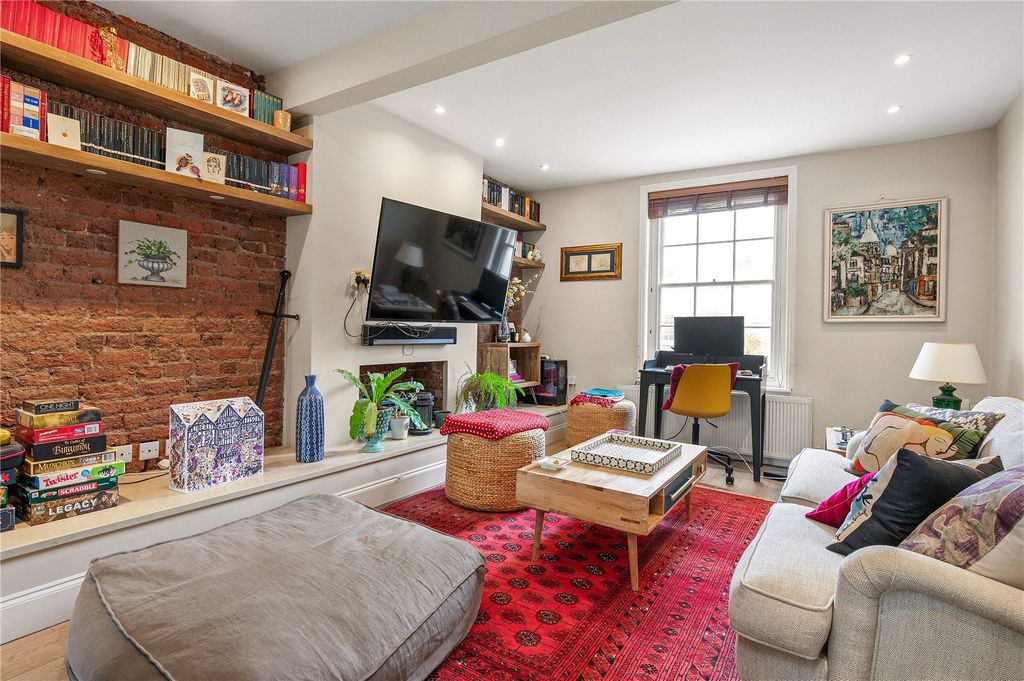 Property photo 2 of 11 Reception Room