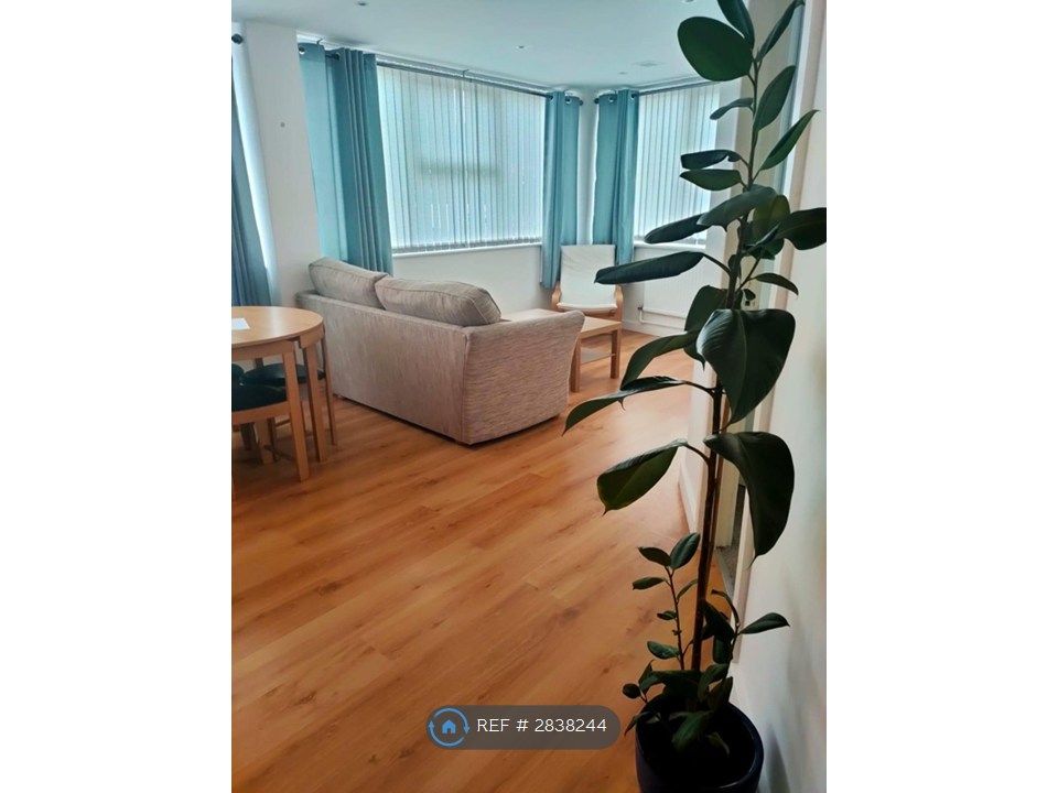 Property photo 2 of 6 Lounge