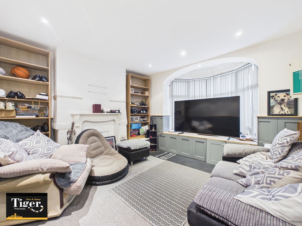 Property photo 2 of 20 Cam03440G0-Pr0539-Still001