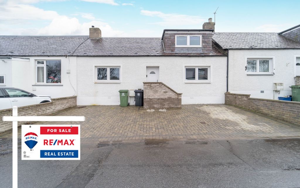 Property photo 1 of 18 Front