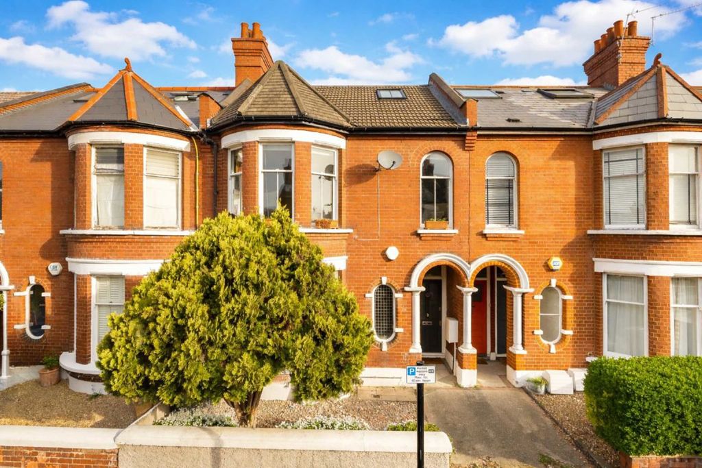 Property photo 1 of 9