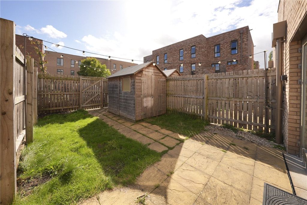 Property photo 3 of 19 Picture No. 32