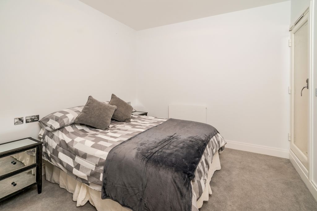 Property photo 2 of 9 86779F1A-4d20-4E87-B