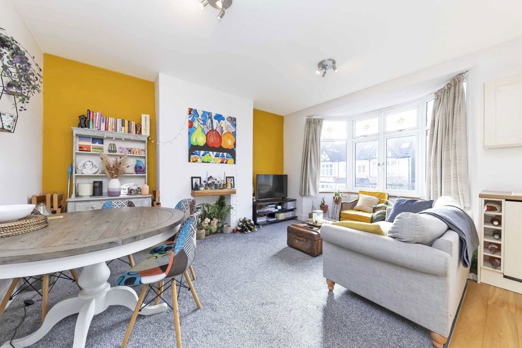 Property photo 2 of 7