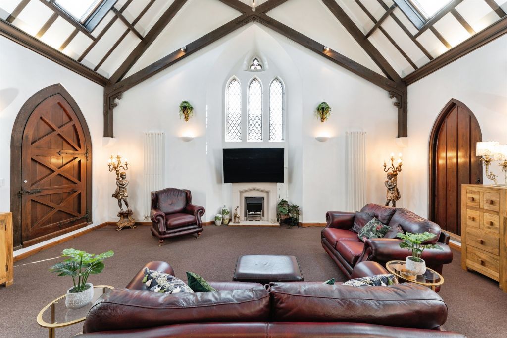 Property photo 1 of 17