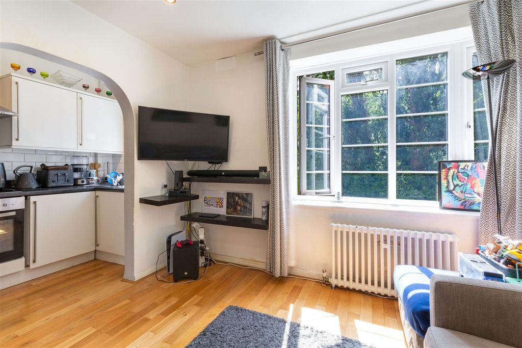 Property photo 1 of 10 Reception Room