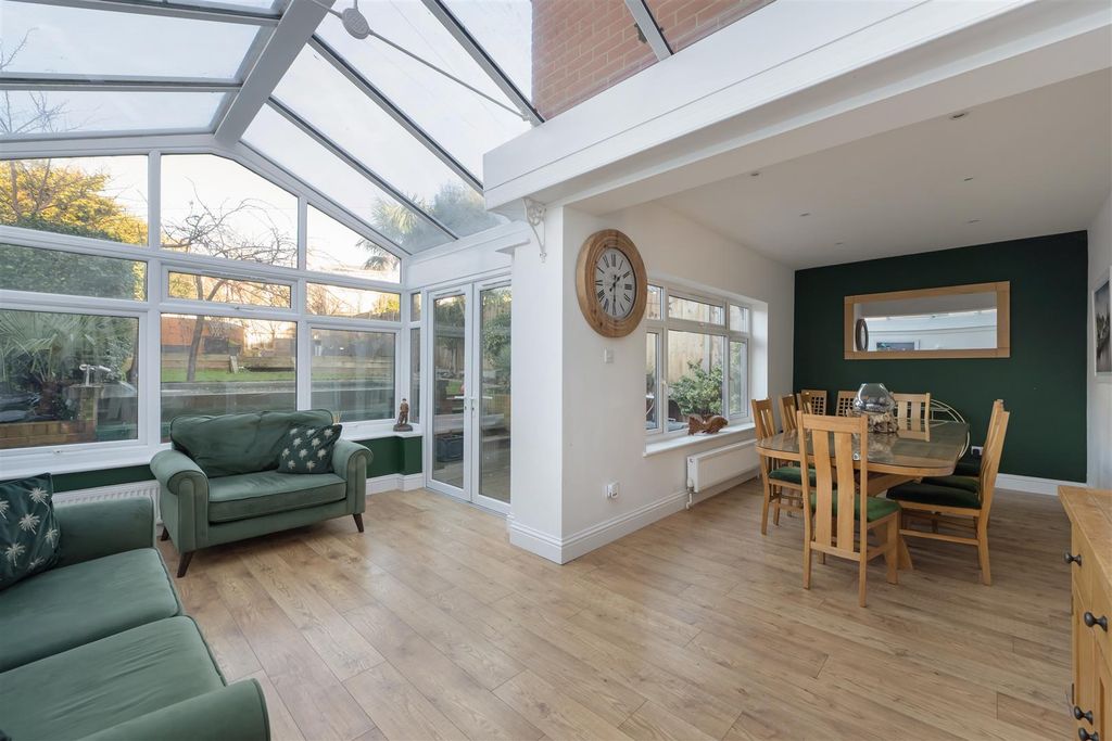 Property photo 2 of 21 Northwood Road, Tankerton, Whitstable