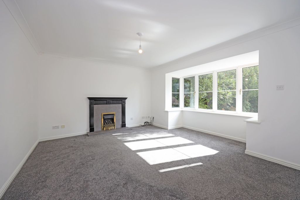 Property photo 2 of 35
