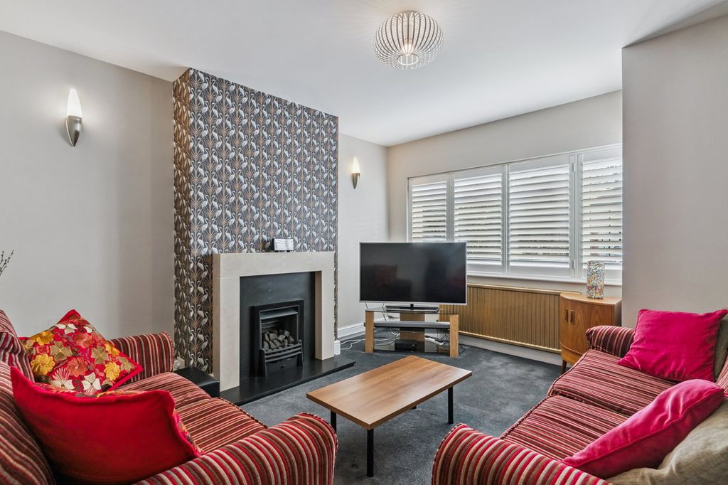 Property photo 3 of 24