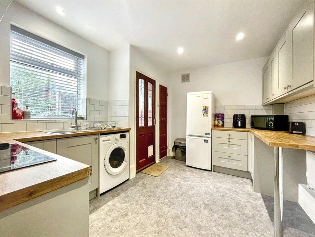 Property photo 2 of 9 Qh8Z3892Okwjjsramkshjq (1).Jpg