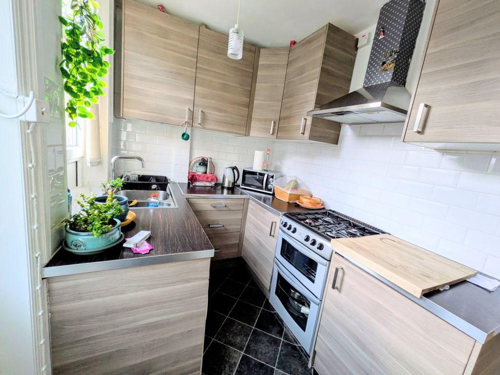 Property photo 3 of 18 1000031072