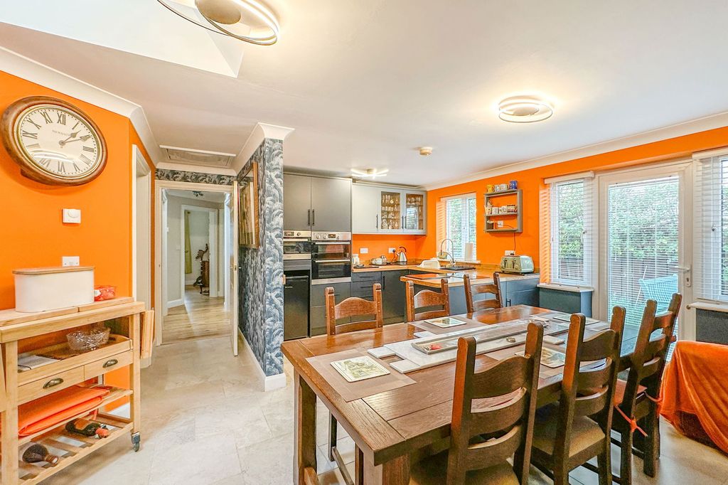 Property photo 2 of 22