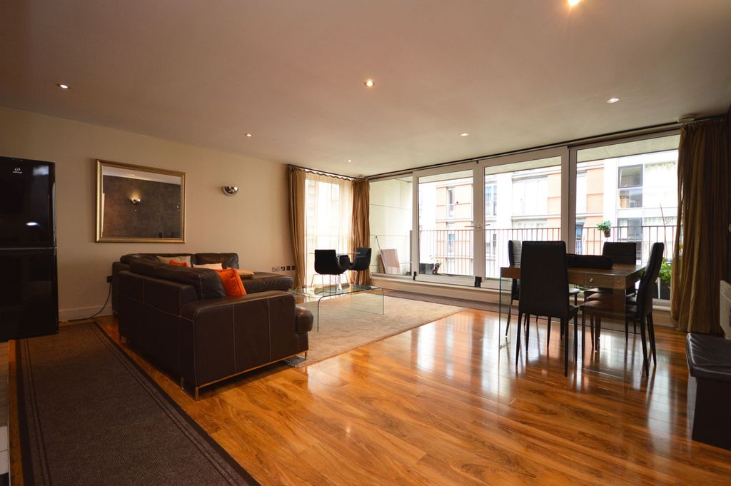 Property photo 1 of 13 3 Double Bedroom Apartment To Rent