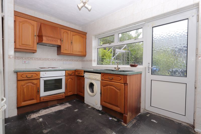 Property photo 2 of 20 Dining Kitchen