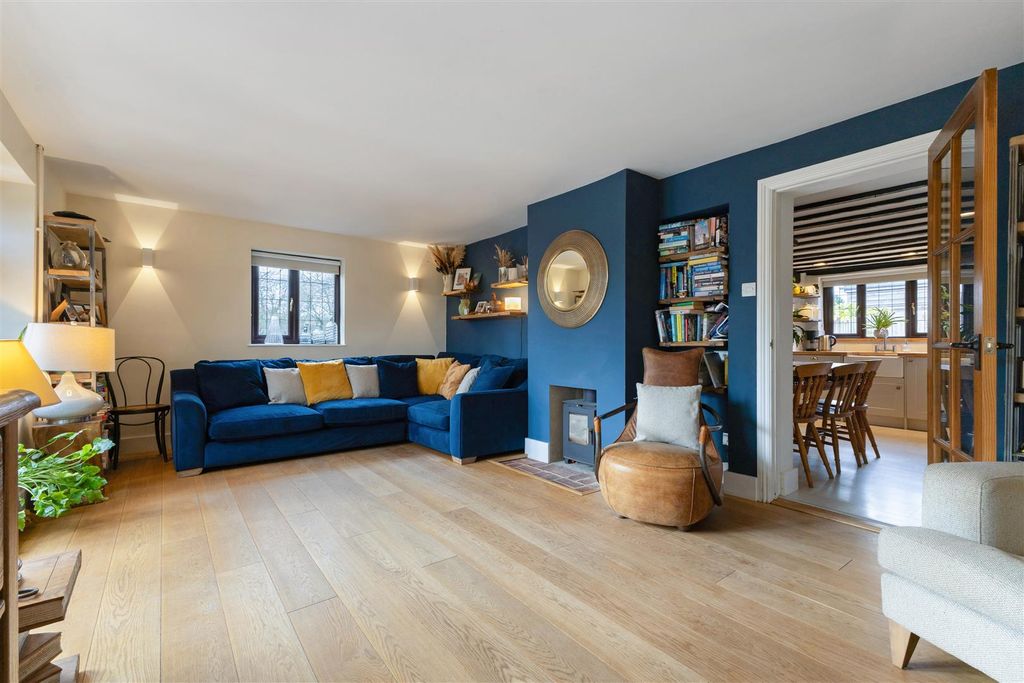 Property photo 2 of 19 Living Room