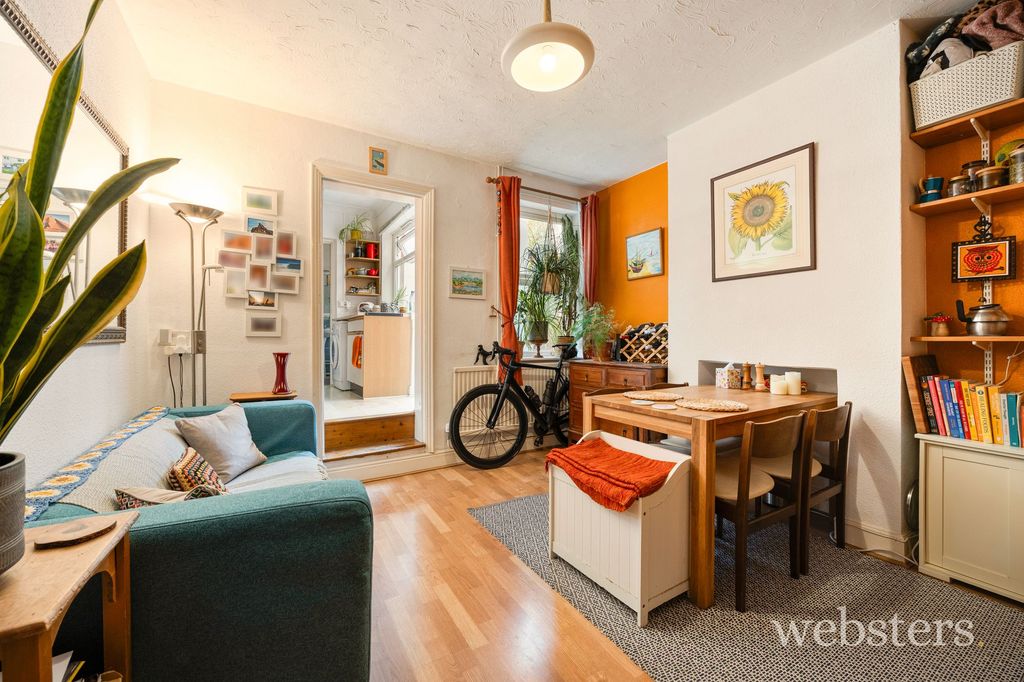 Property photo 3 of 19