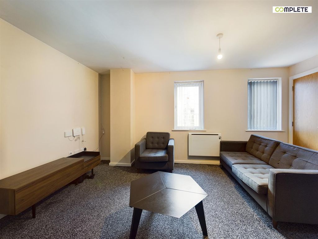 Property photo 3 of 14 Cam01231G0-Pr0029-Still011.Jpg