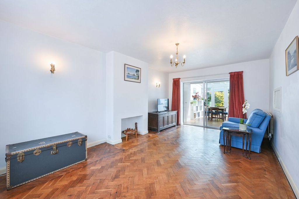 Property photo 2 of 12