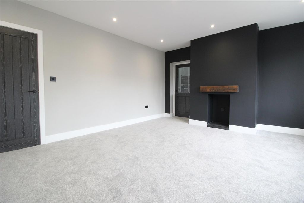 Property photo 3 of 13 Living Room