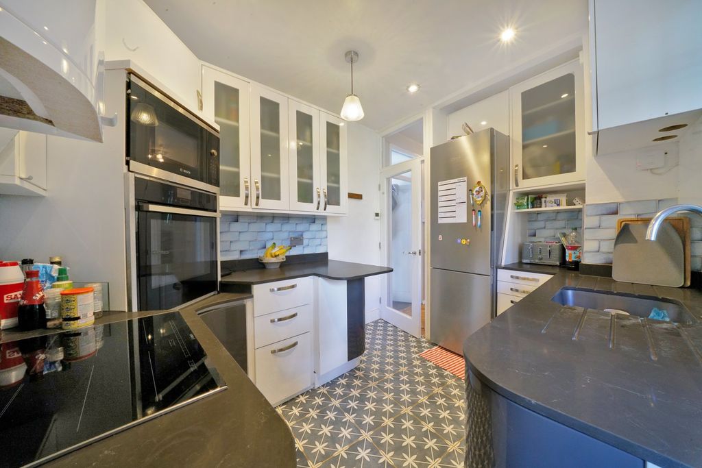 Property photo 3 of 17