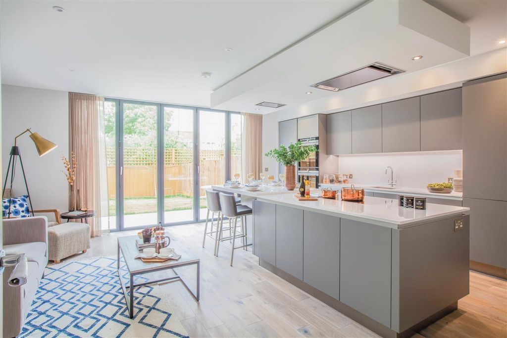 Property photo 2 of 15 Kitchen