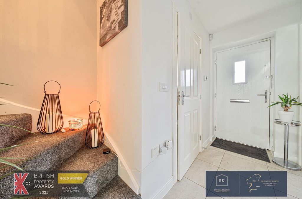 Property photo 2 of 20 Hallway/ Downstairs Cloakroom.