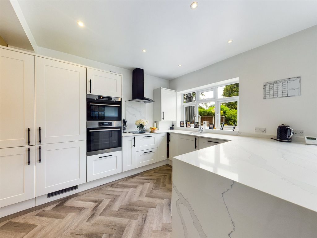 Property photo 1 of 30 Picture No. 01