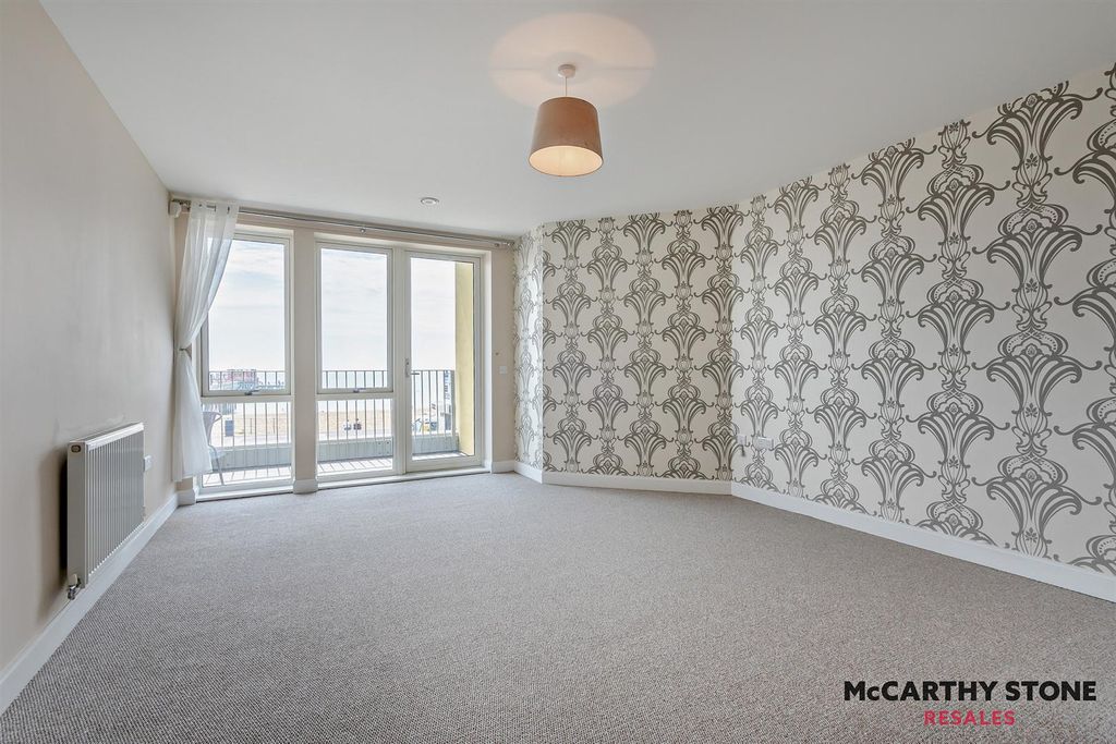 Property photo 1 of 9 8612401-Interior14-800.Jpg