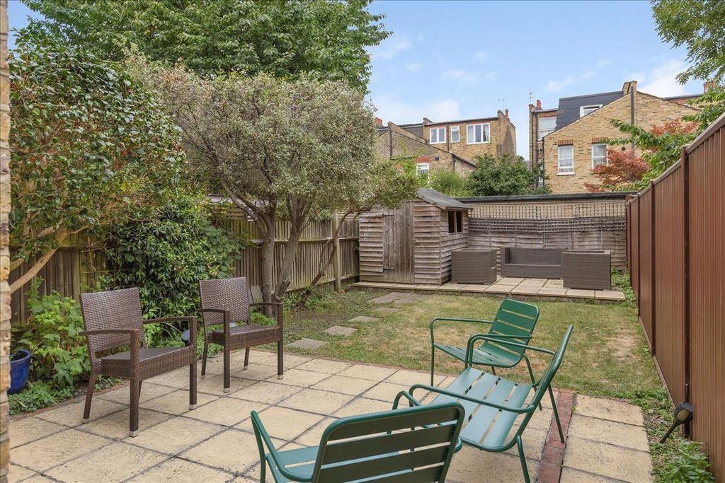 Property photo 2 of 17