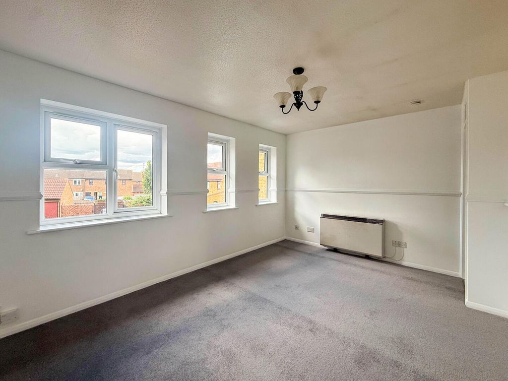 Property photo 3 of 8 Living Room